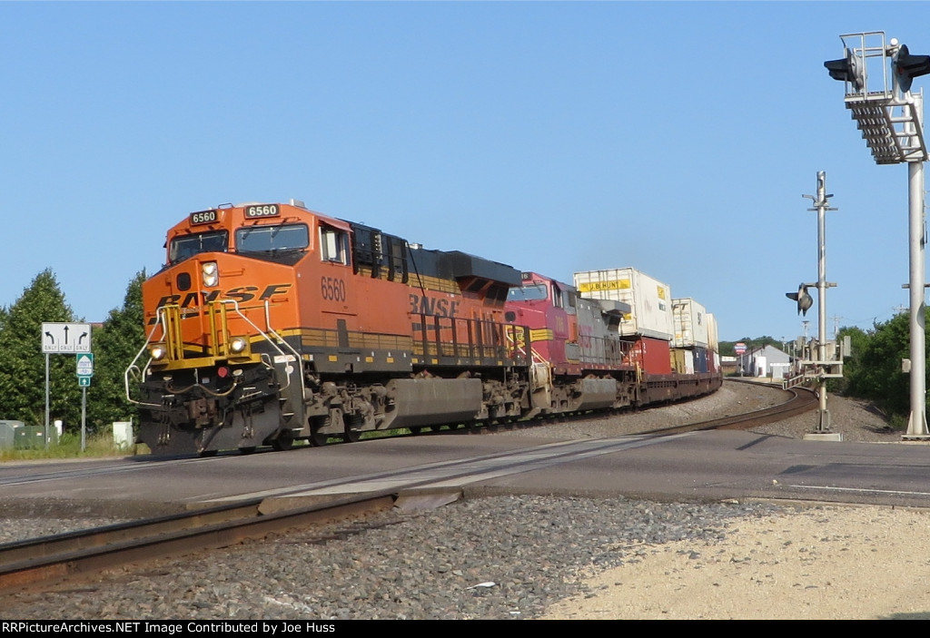 BNSF 6560 East